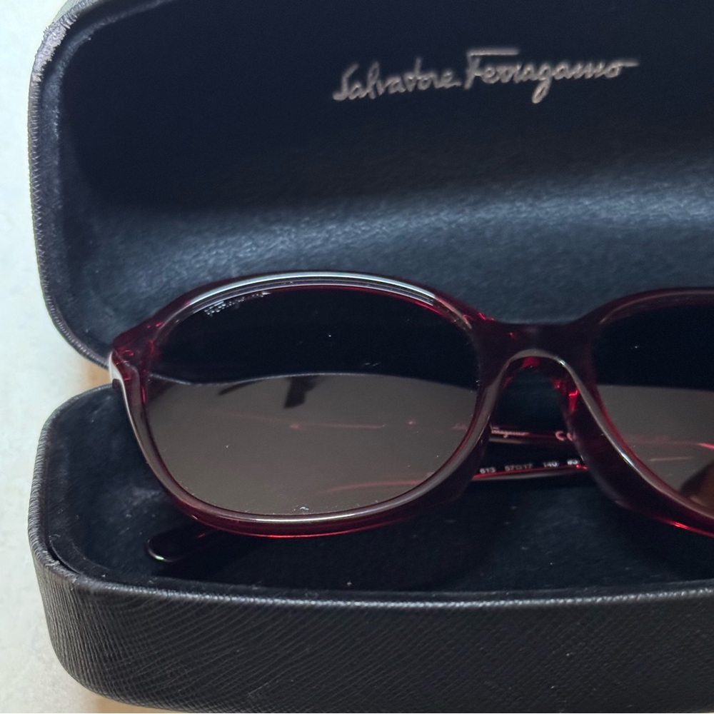 Salvatore Ferragamo sunglasses women’s crystal red SF-908SRA-163 NWOT - Picture 3 of 8